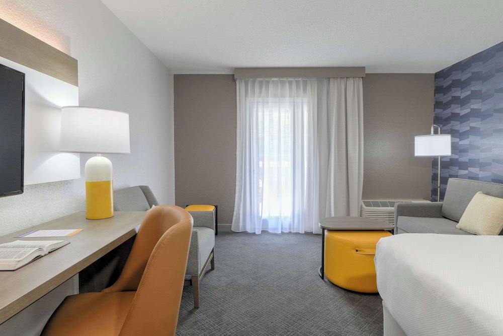 Suite, Non Smoking, Jetted Tub