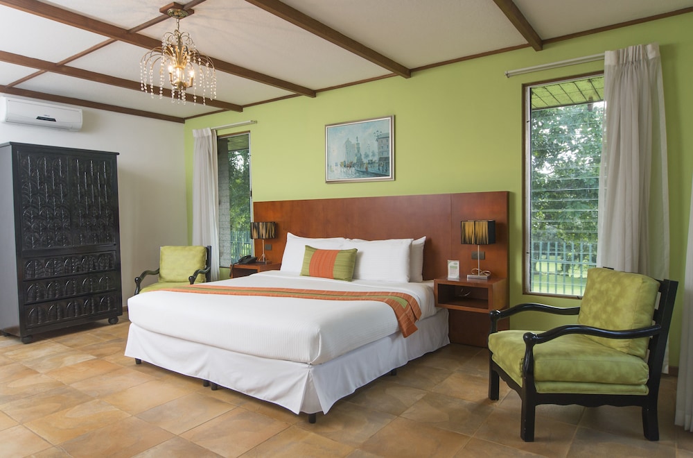 Deluxe Room (Private Garden)