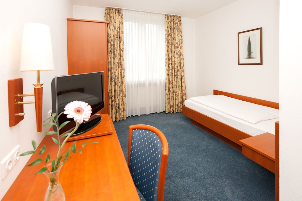 Single Room photo 3