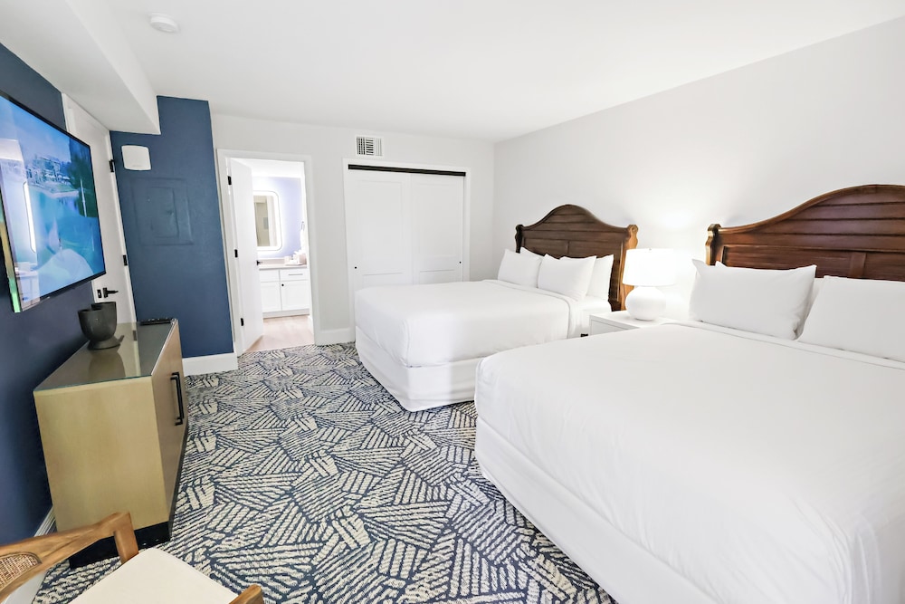 Deluxe Room, 2 Double Beds - Photo 1