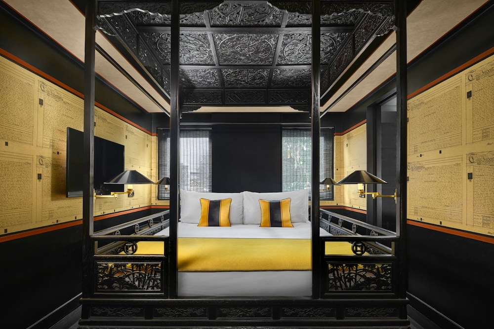 Club Room, 1 King Bed photo 1