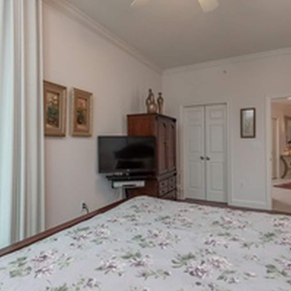 Condo, 3 Bedrooms photo 2