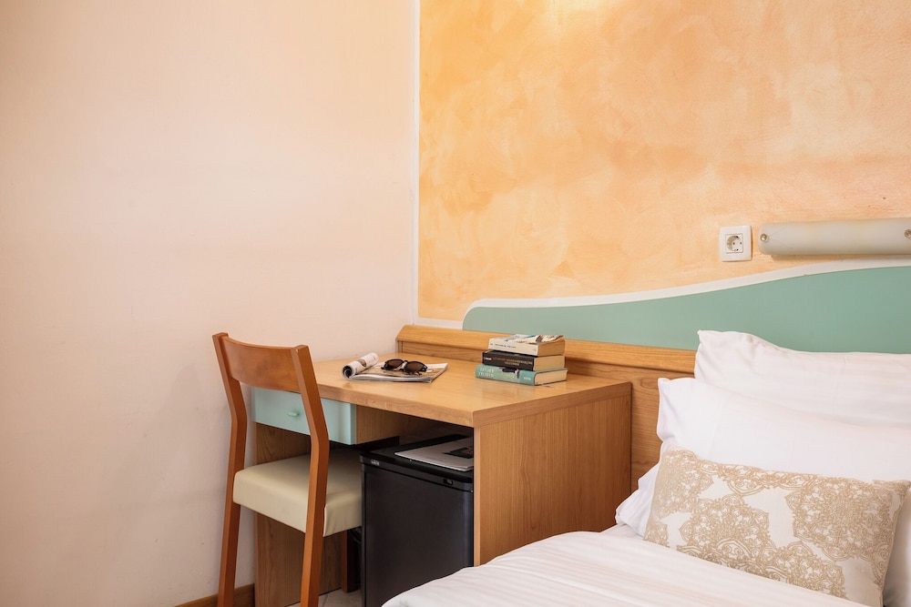 Economy Single Room photo 2