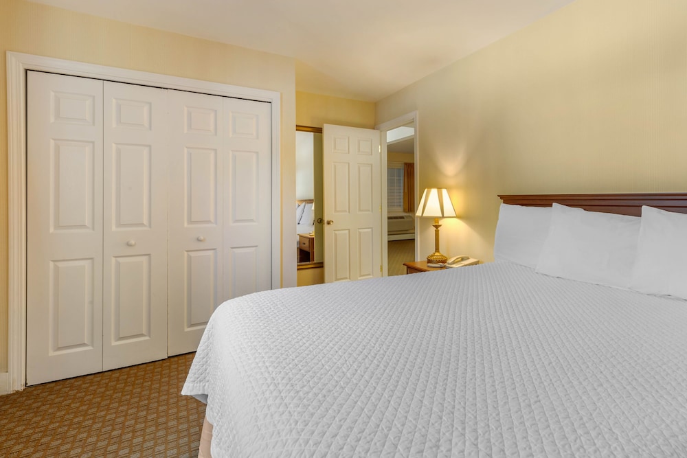 Two Bedroom Suite with Private Balcony photo 2