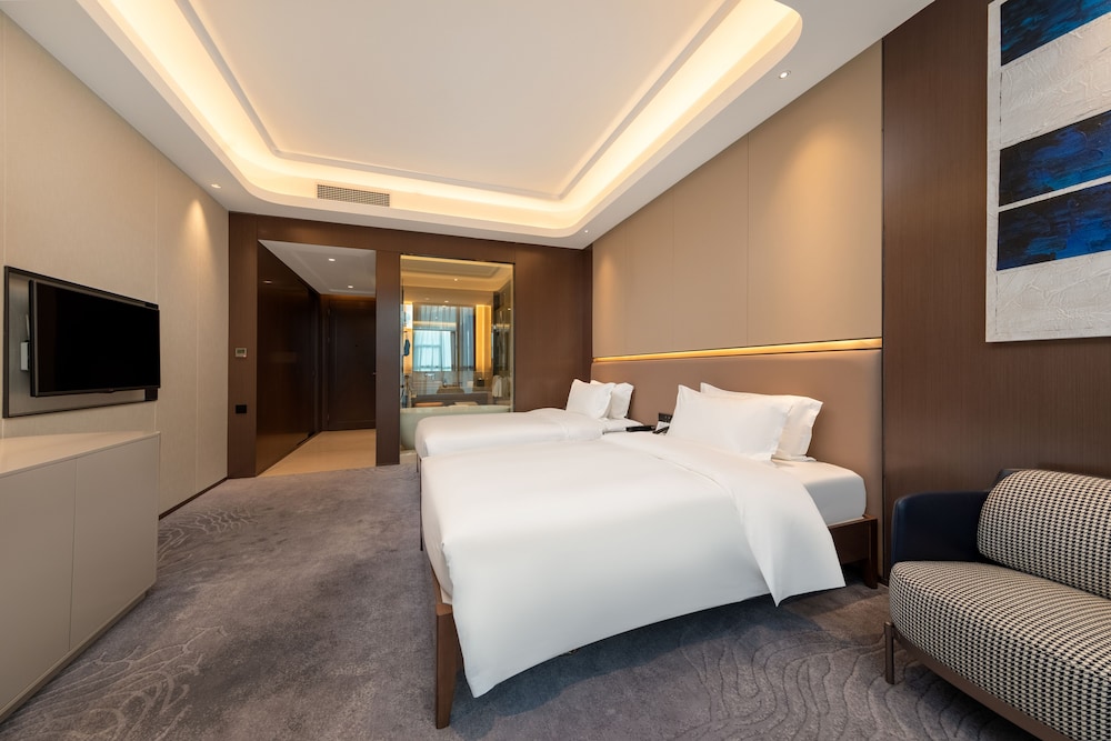 Executive Deluxe Twin Room photo 3