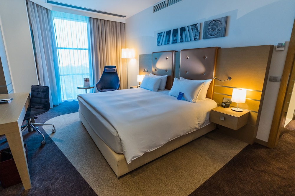 King One Bedroom Suite - Photo 6