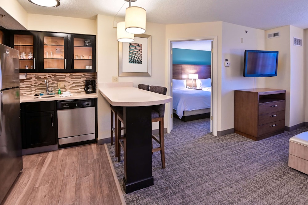Suite, Multiple Beds (Two Bedroom King and Queen) - Photo 5