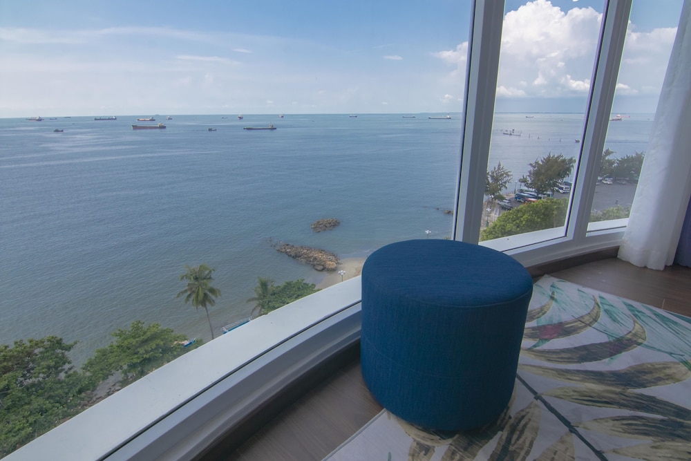 Mermaid Seaview - Photo 4