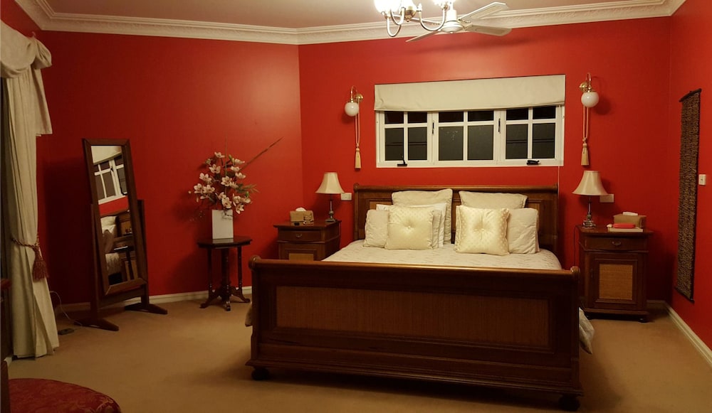Superior King Spa Suite photo 3