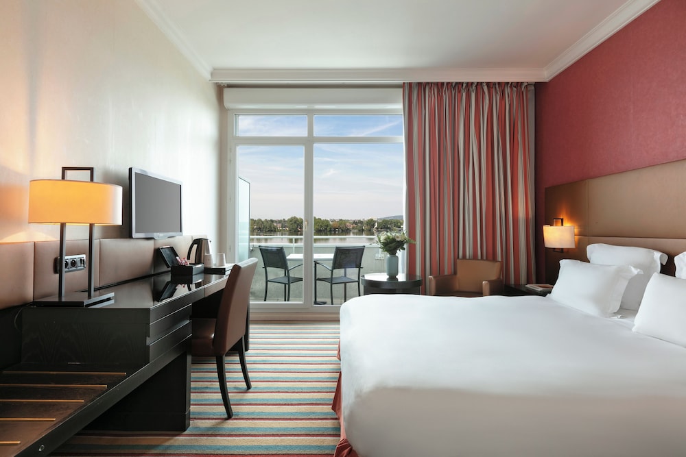 Superior Room, Lakeside