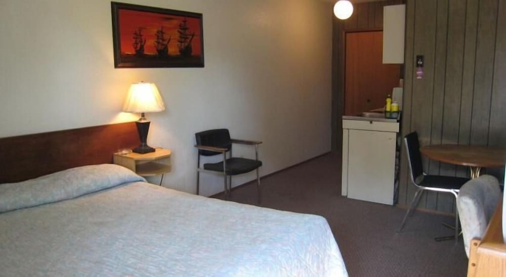 Deluxe Suite, 1 Queen Bed photo 2