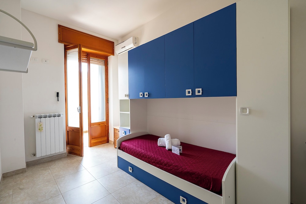 Standard House, Multiple Bedrooms (Le Torri Sul Mare 2 Centre Otranto)