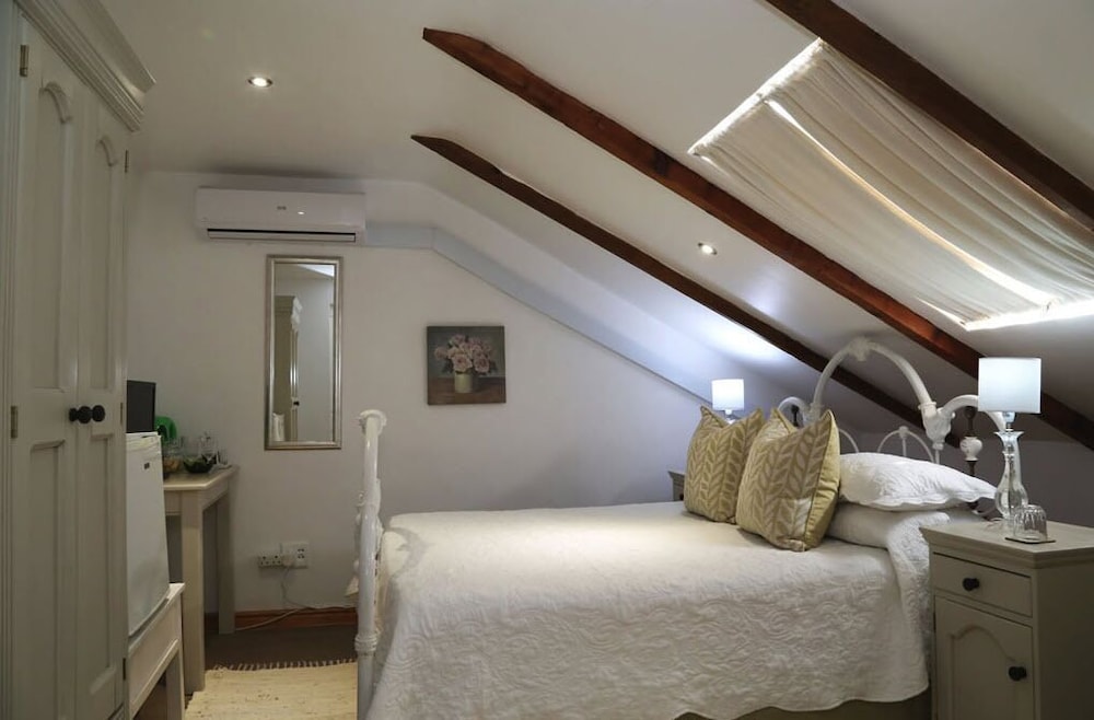 Room (Sensational)