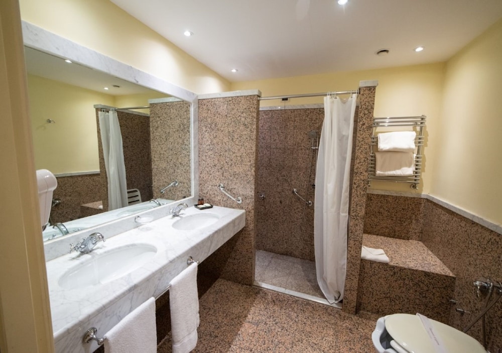 Junior Double or Twin Room - Photo 4