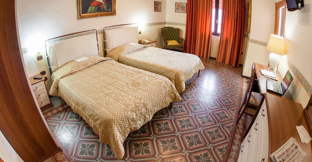 Superior Double Room, Multiple Beds photo 3
