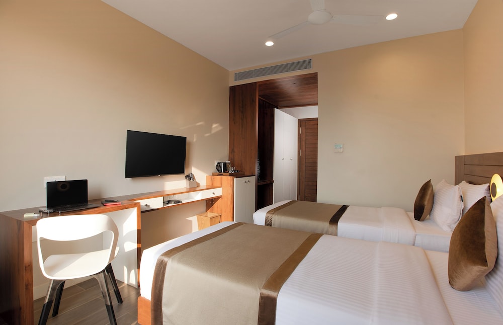 Premium Twin Room, Non Smoking, Private Bathroom photo 2