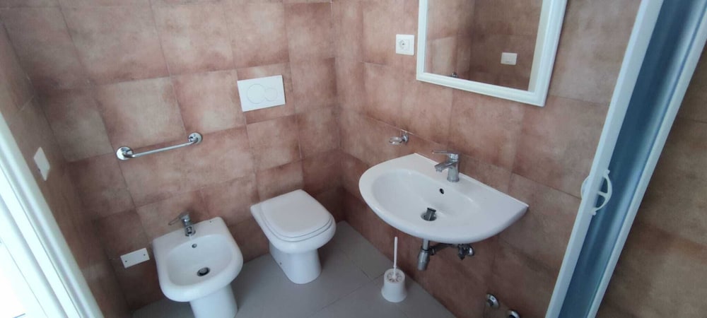 Superior Room, 1 Queen Bed, Non Smoking, Sea View photo 3