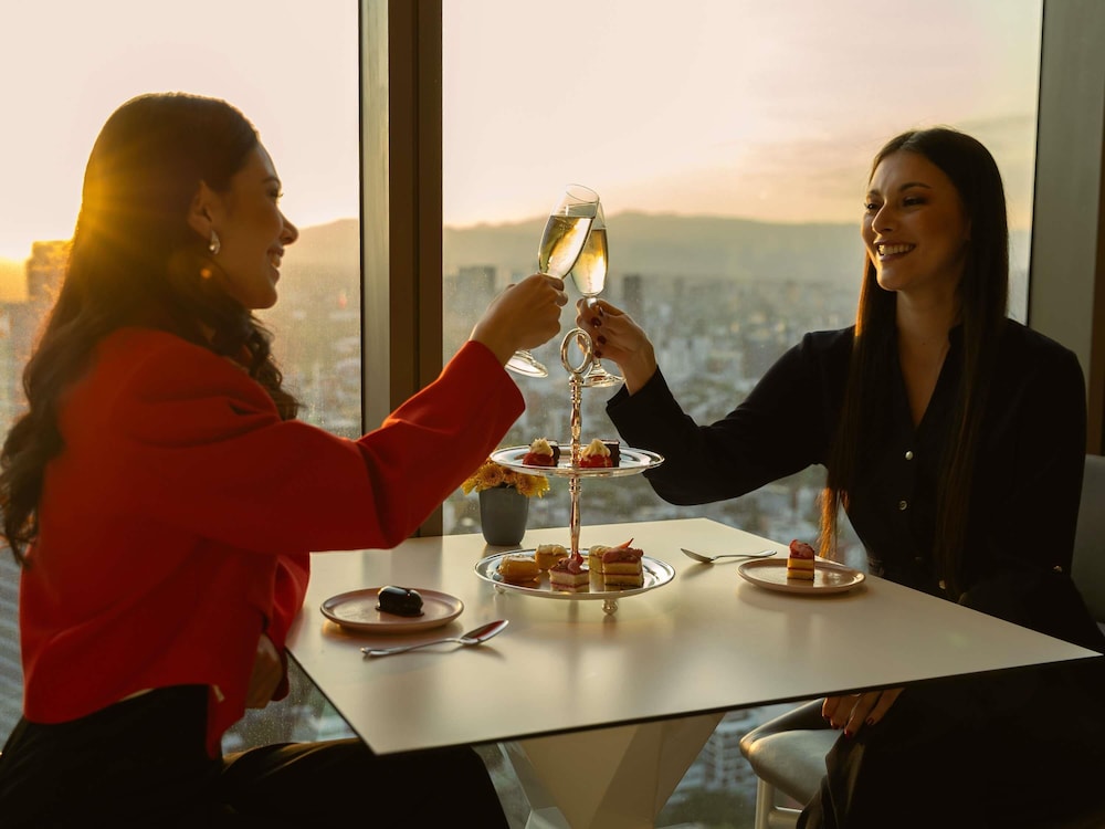 Junior Suite, 2 Double Beds, Club Lounge Access, Executive Level (Angel Independence View)