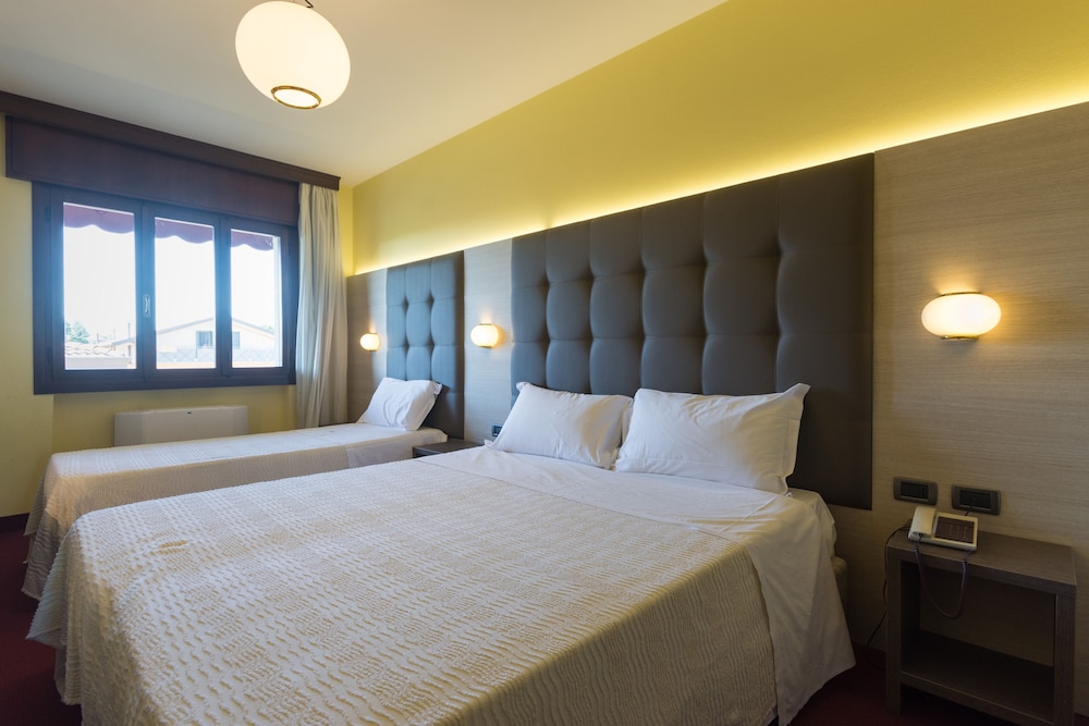 Triple Room - Photo 1