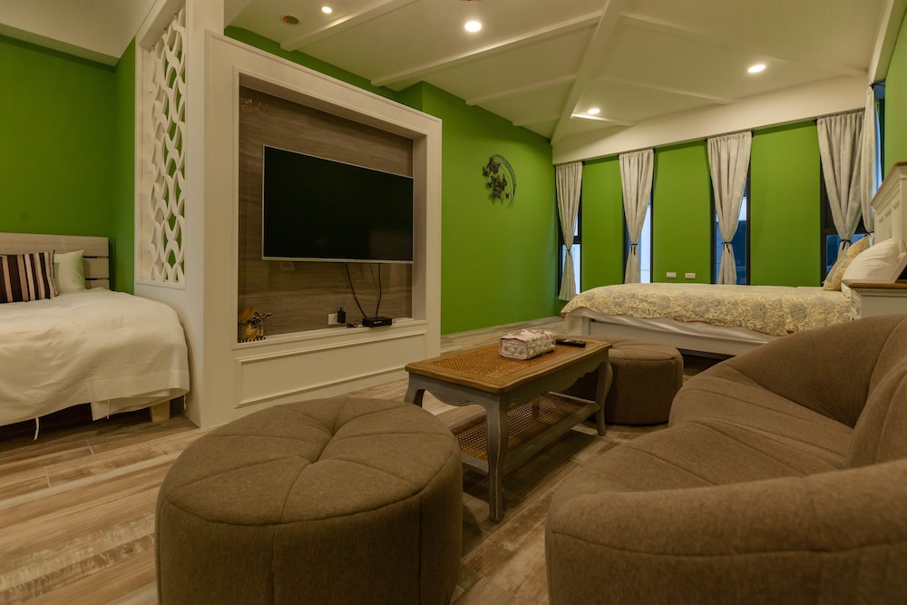 Quadruple Room A - Photo 5