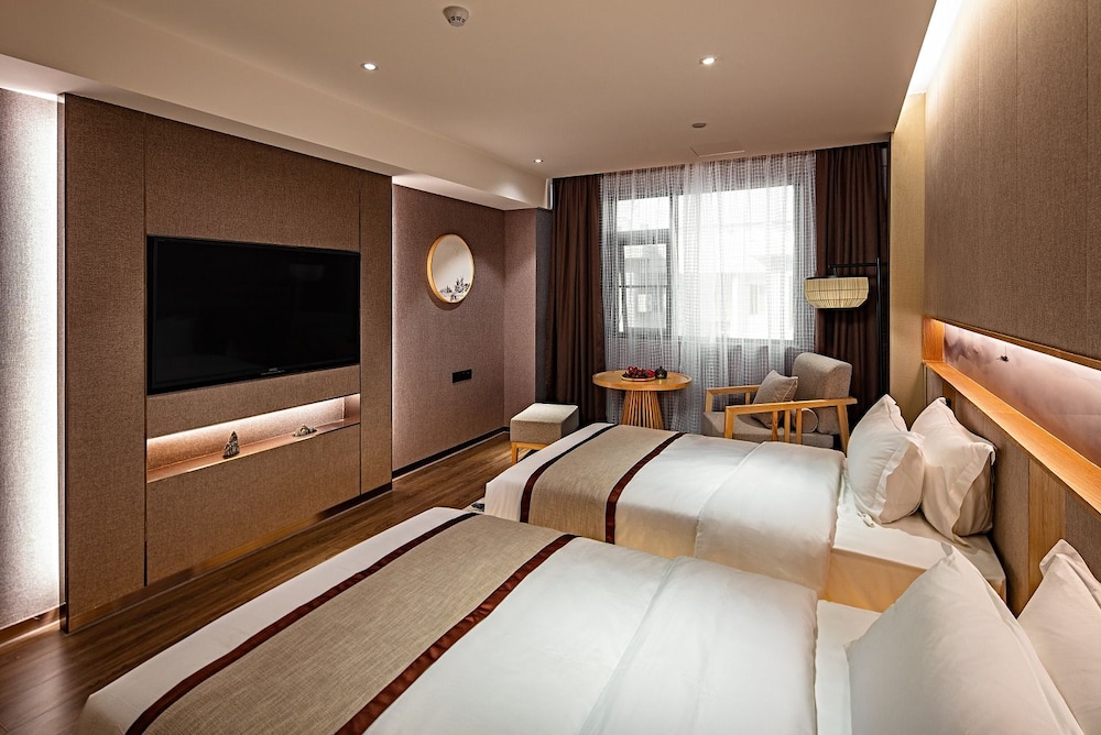 Standard Room, City View photo 2