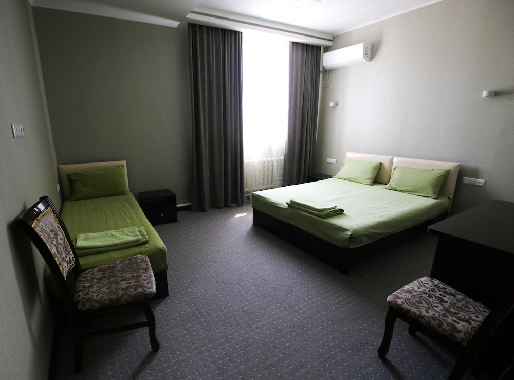 Economy Triple Room