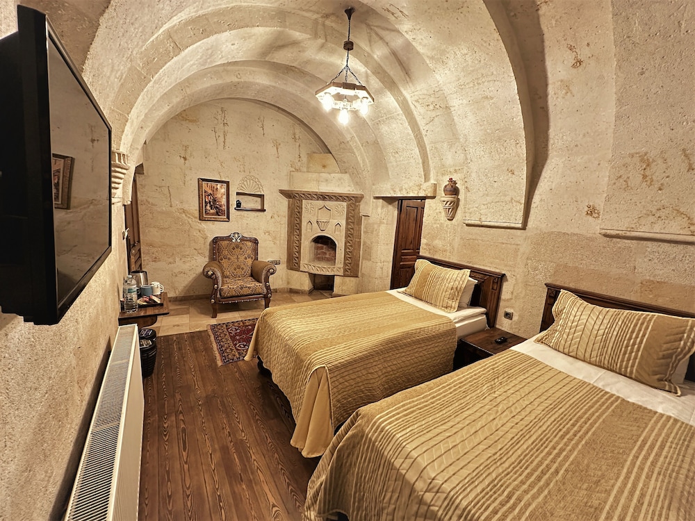 Deluxe Suite, Balcony - Photo 2