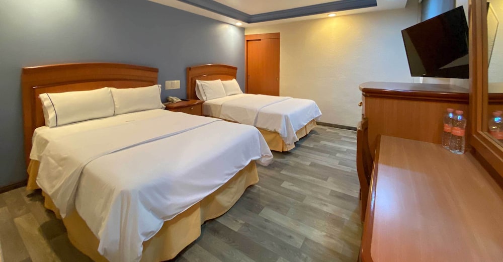 Standard Room, 2 Double Beds photo 1