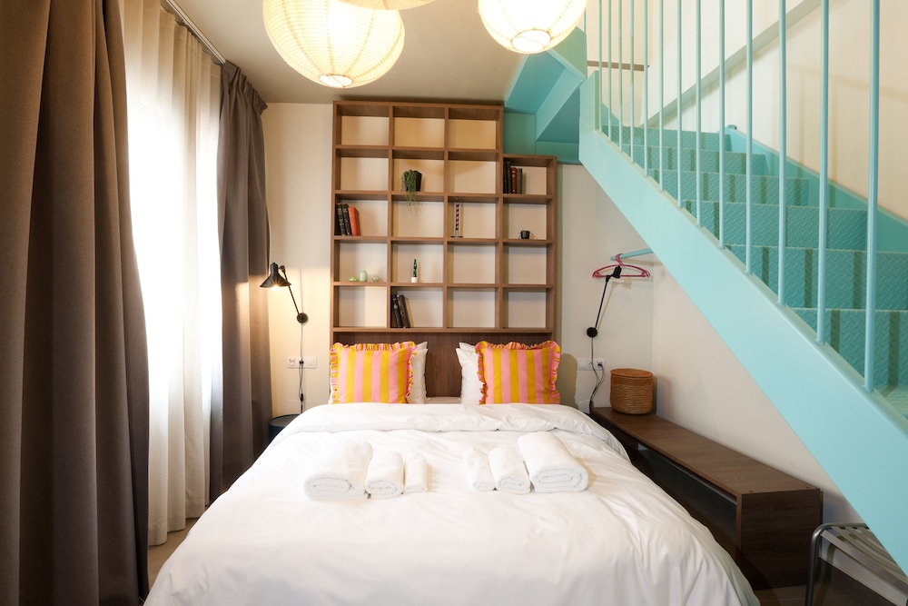 Urban Loft Suite with Rooftop Terrace photo 2