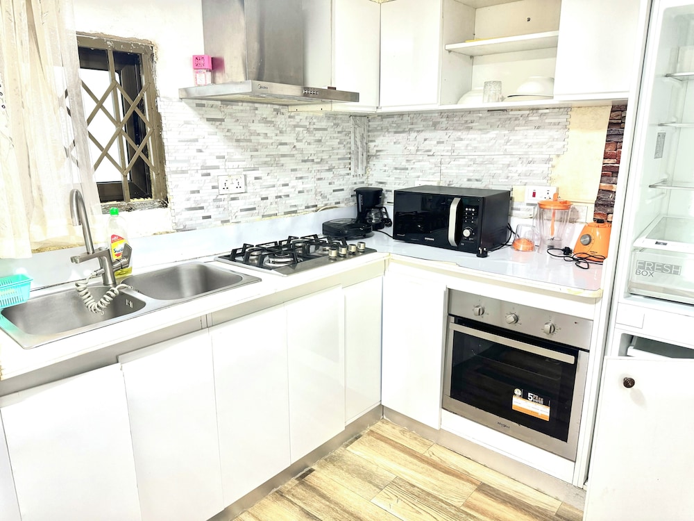Luxury Apartment, 1 Queen Bed, Non Smoking, Kitchen photo 2