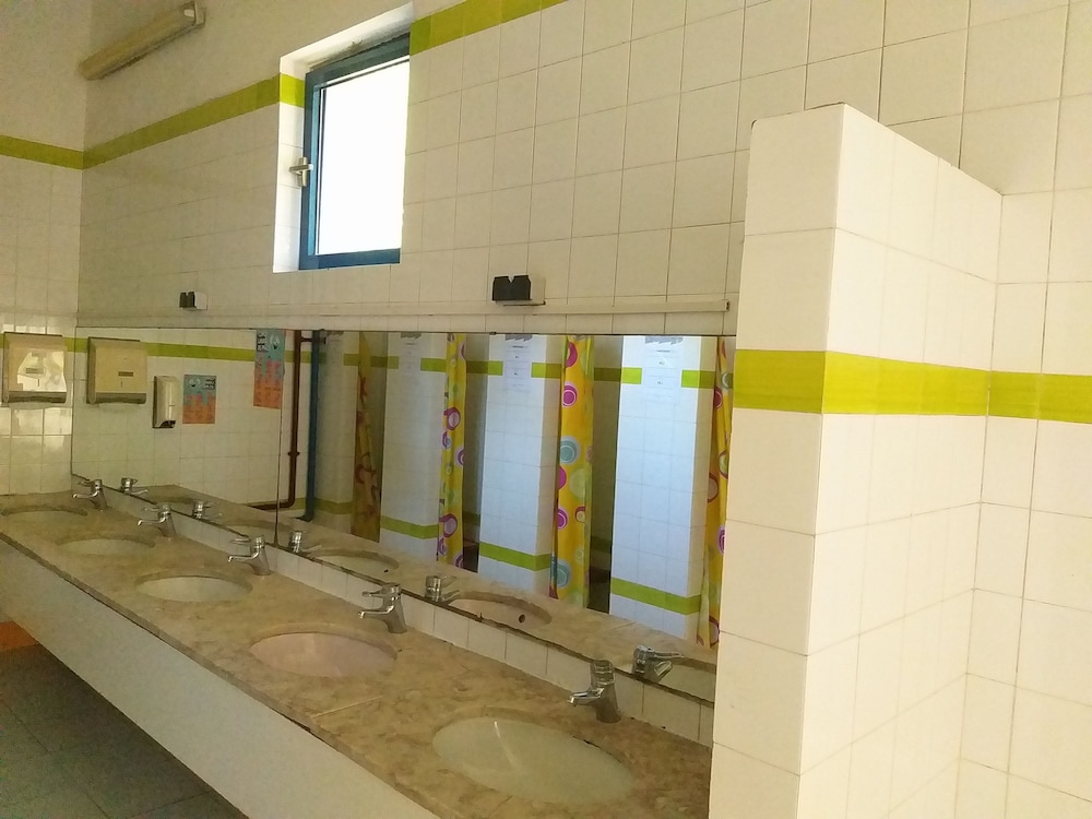 Twin Room, Shared Bathroom - Photo 4