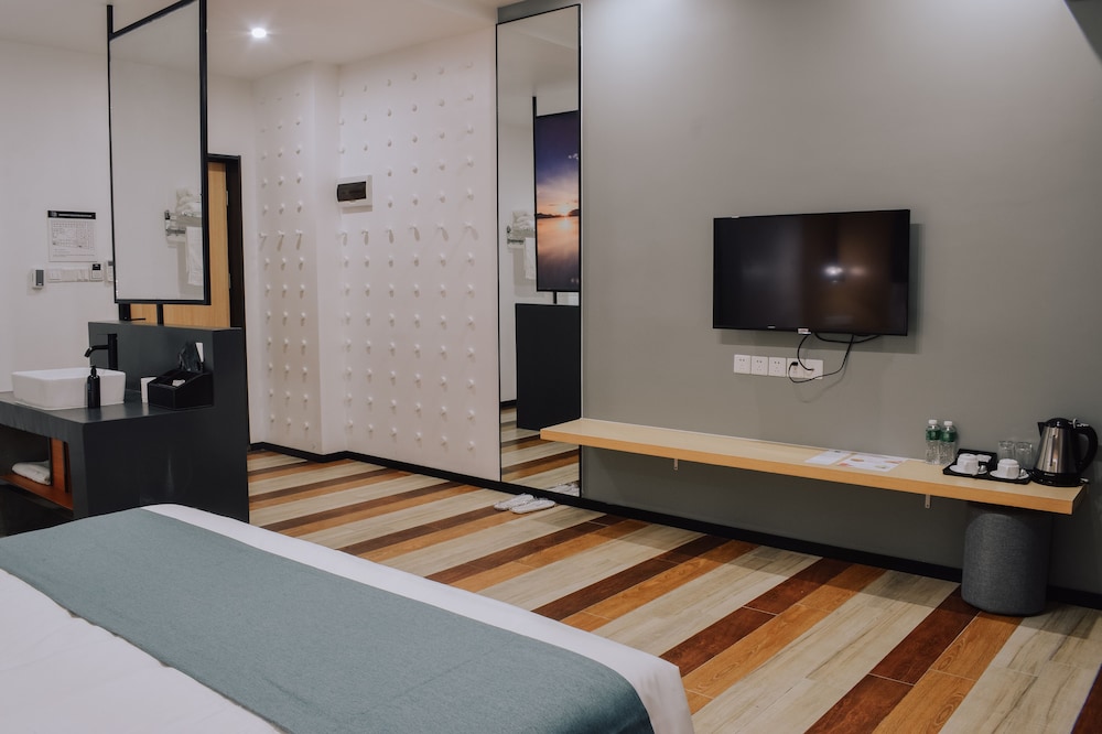 Deluxe Room - Photo 2