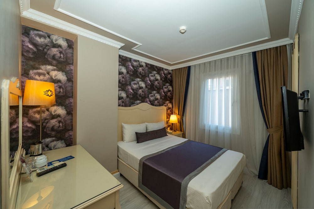 Standard Double or Twin Room, City View photo 2