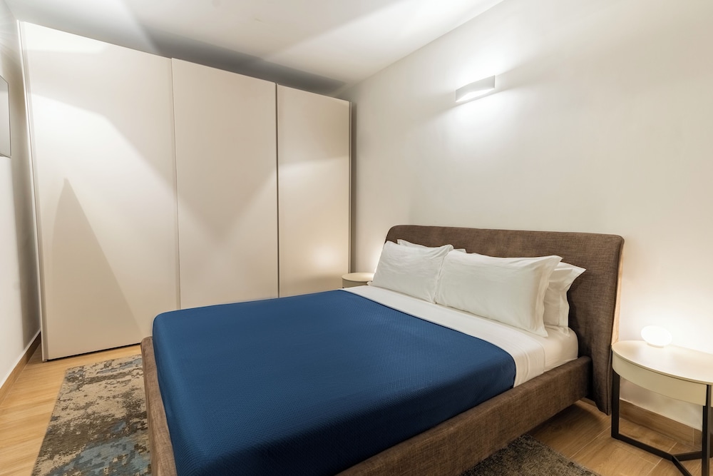 Business Apartment, Balcony