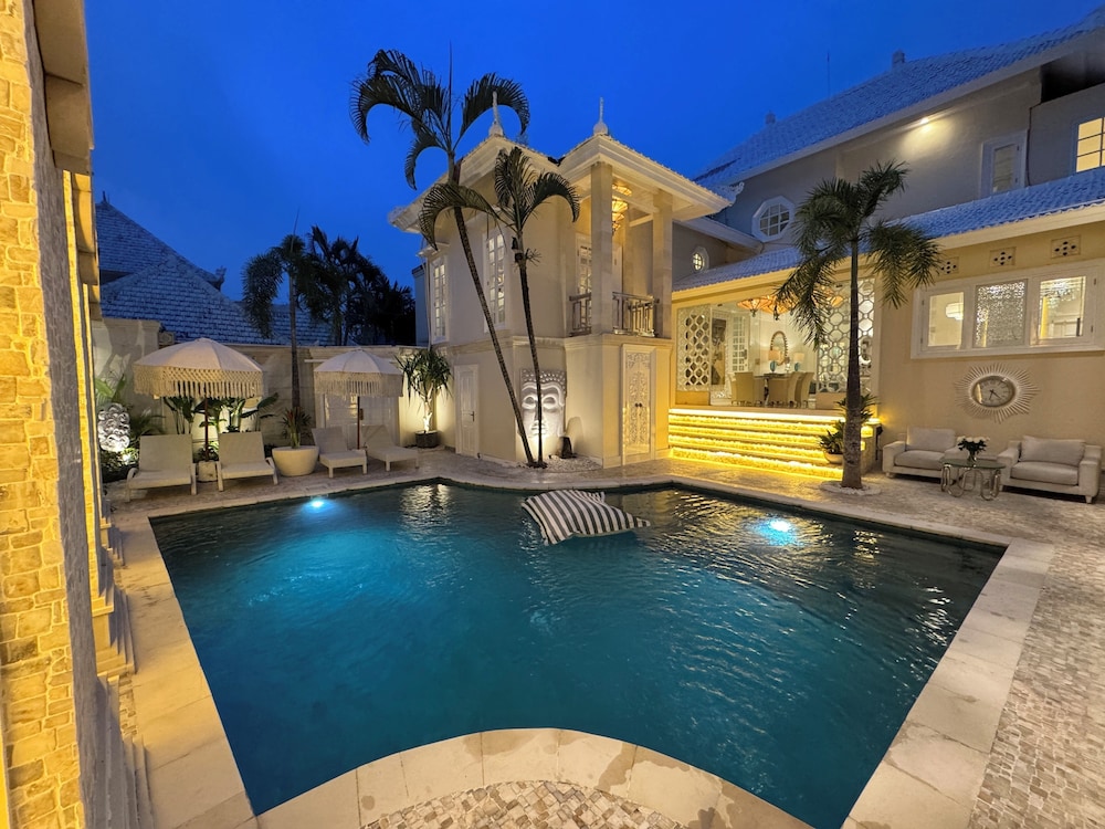 Exclusive Villa, 3 Bedrooms, Private Pool photo 2