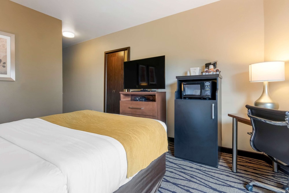 Suite, 1 Queen Bed with Sofa bed, Accessible, Non Smoking photo 1