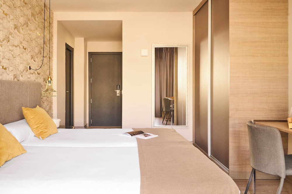 Double Room, Balcony