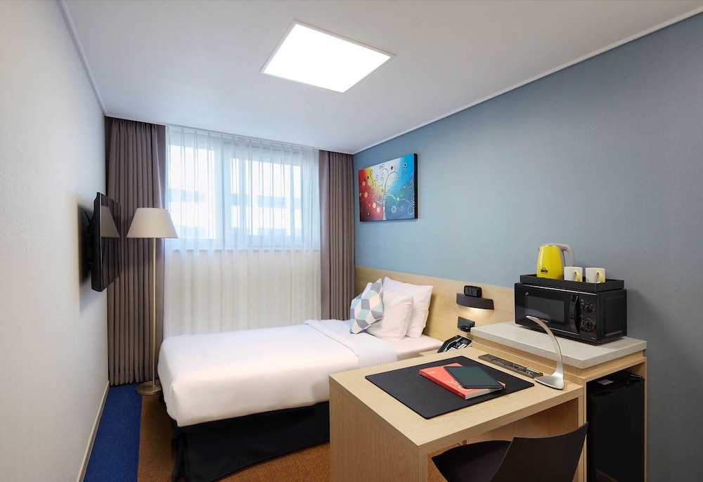 Superior Room, 1 Double Bed, Non Smoking photo 2
