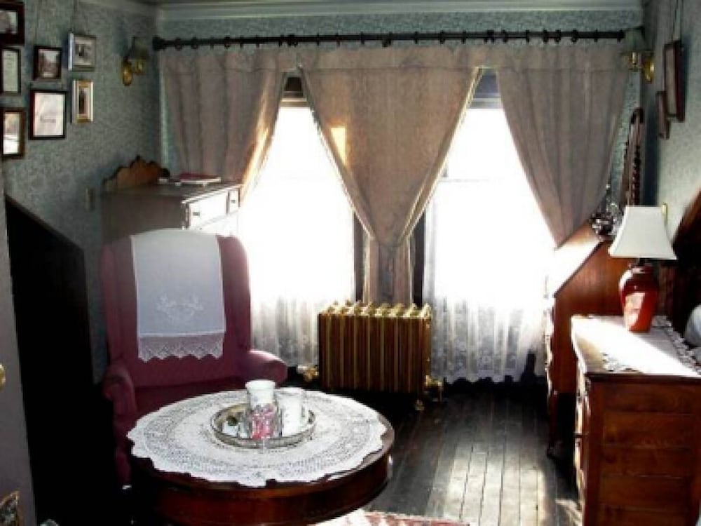 Standard Triple Room, Private Bathroom (Blanche Cascaden Room) photo 2