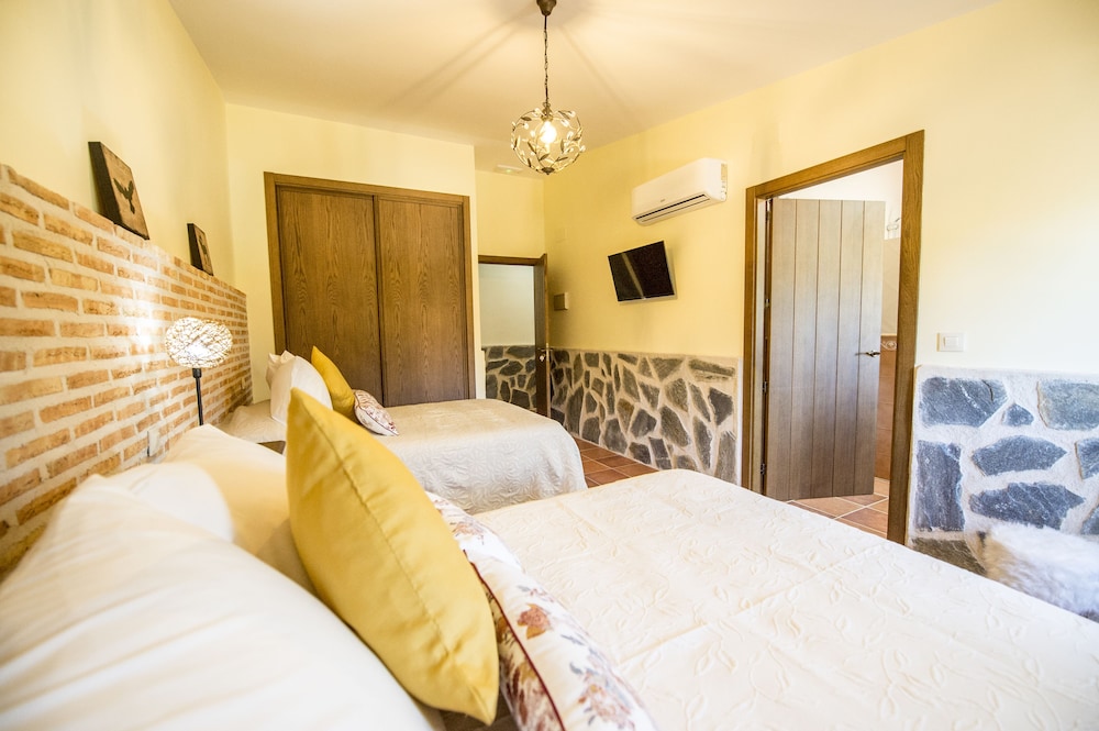 Habitación Cuádruple Deluxe con Vista a la Montaña