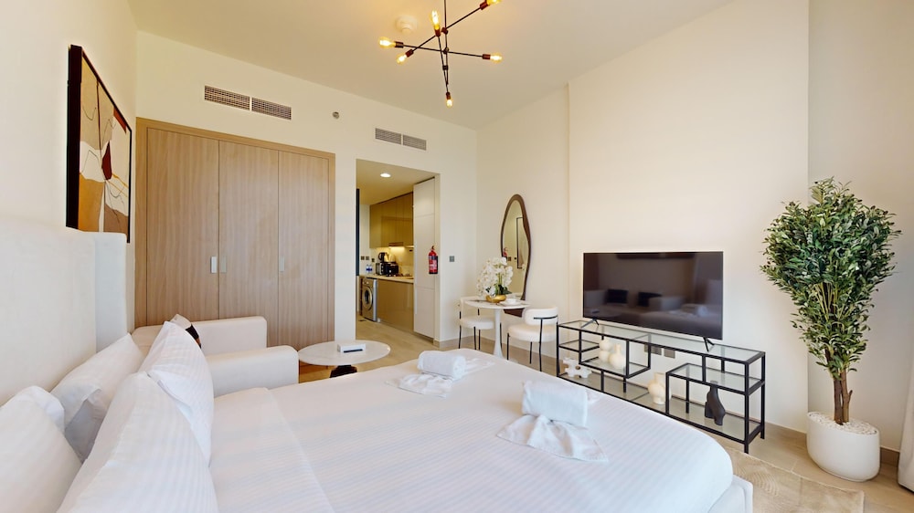 Apartment, 1 Bedroom, Pool Access photo 2