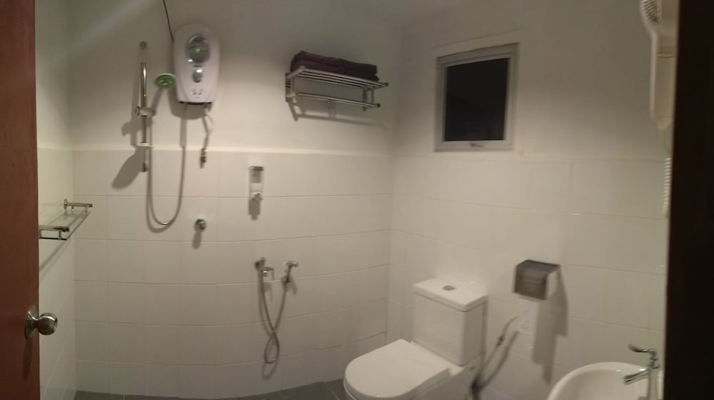 Standard Twin Room, 2 Twin Beds, Non Smoking photo 3