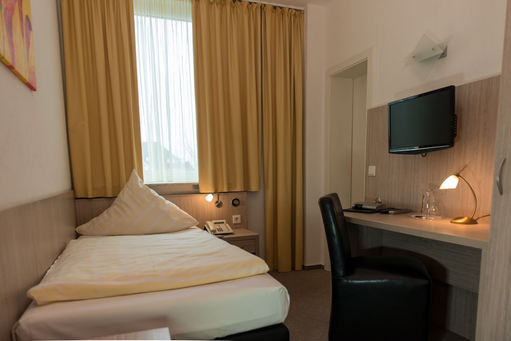 Basic Single Room photo 1