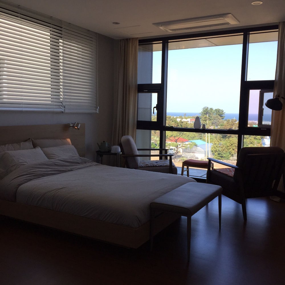House, 1 Queen Bed, Non Smoking, Ocean View photo 1