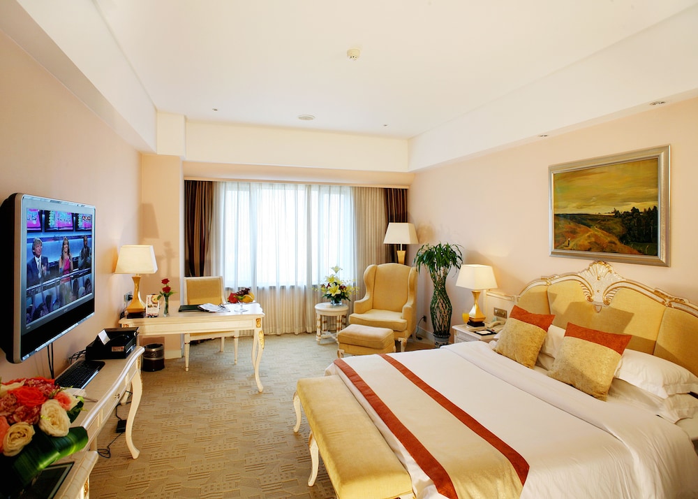 Executive Room - Photo 1