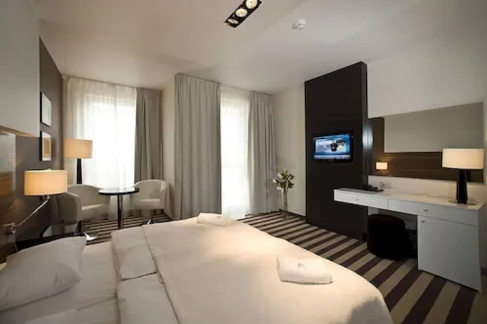 Luxury Double or Twin Room photo 1