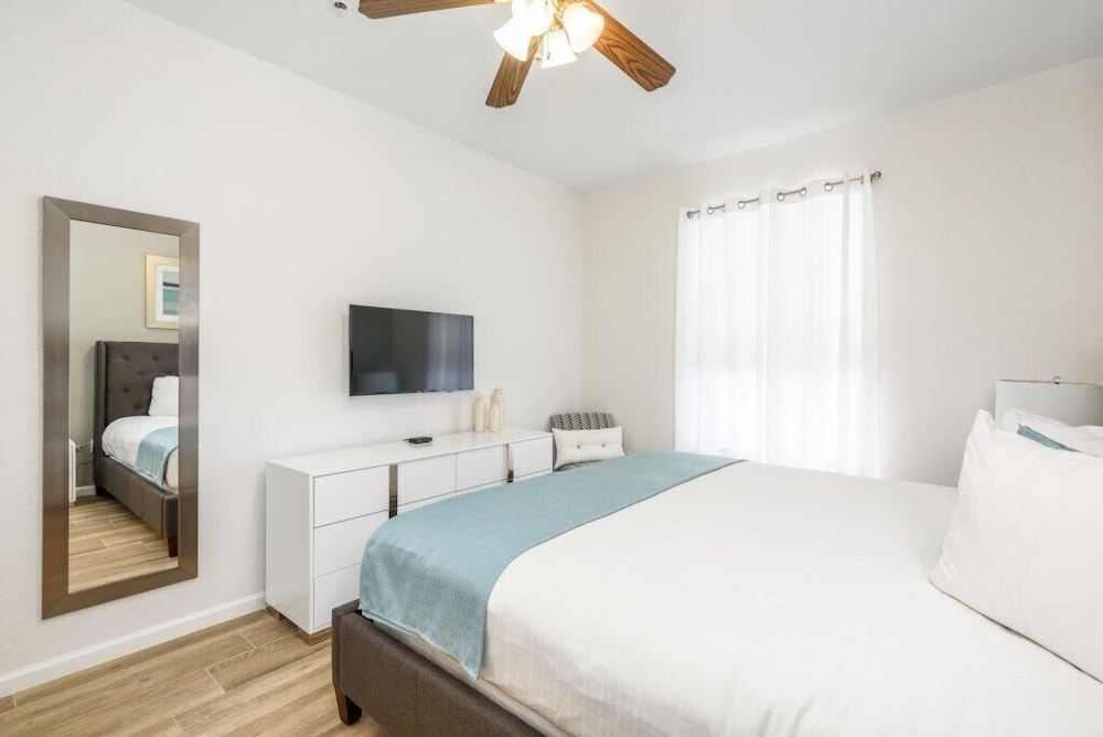 公寓 (Beautiful Deluxe Condo, Vista Cay, Or)