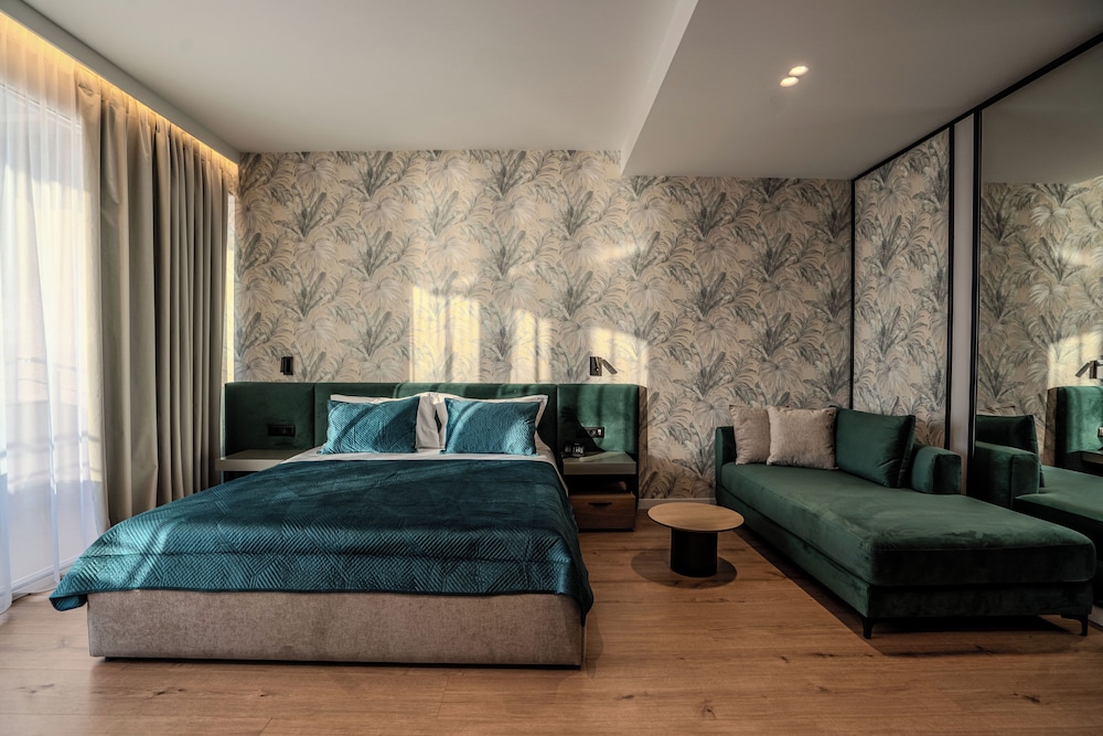 Luxury Suite photo 2
