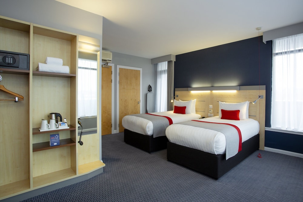 Standard Room, 2 Twin Beds, Accessible (Free Hot Breakfast) - Photo 5