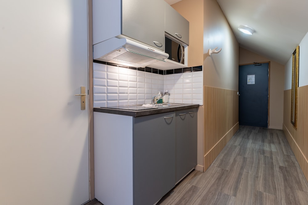 Deluxe Studio Suite, Multiple Beds, Non Smoking, Kitchenette photo 2